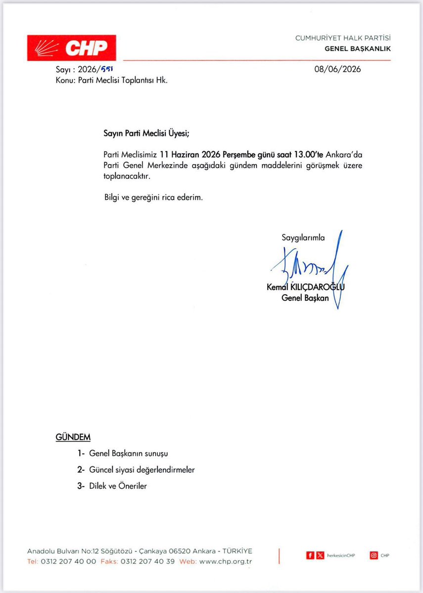 ertuncozun's tweet photo. PM’yi topluyor, YDK’ya karar aldırıyor, Meclis’te grup toplantısı yapmaya çalışıyor ama iş kurultaya gelince yapamam diyor.

Önünde hiçbir hukuki engel yok. İster PM çoğunluğunu sağlayarak ister genel başkan olduğu iddiasıyla kurultayı kendisi çağırabilir.

Fakat kurultayı toplamak yerine, Ferdi Zeyrek’in vefatının yıl dönümünü fırsata çevirip korsan bir grup toplantısı organize etmeye çalışıyor…

Madem PM’yi toplayabiliyorsunuz, YDK’ya karar aldırabiliyorsunuz, grup toplantısı yapmaya kalkabiliyorsunuz o halde kurultayı neden toplamıyorsunuz?

Çünkü mesele hukuki engeller değil, kurultaydan ve delegenin iradesinden kaçmak ve CHP’yi bir çıkmaza sürüklemek..