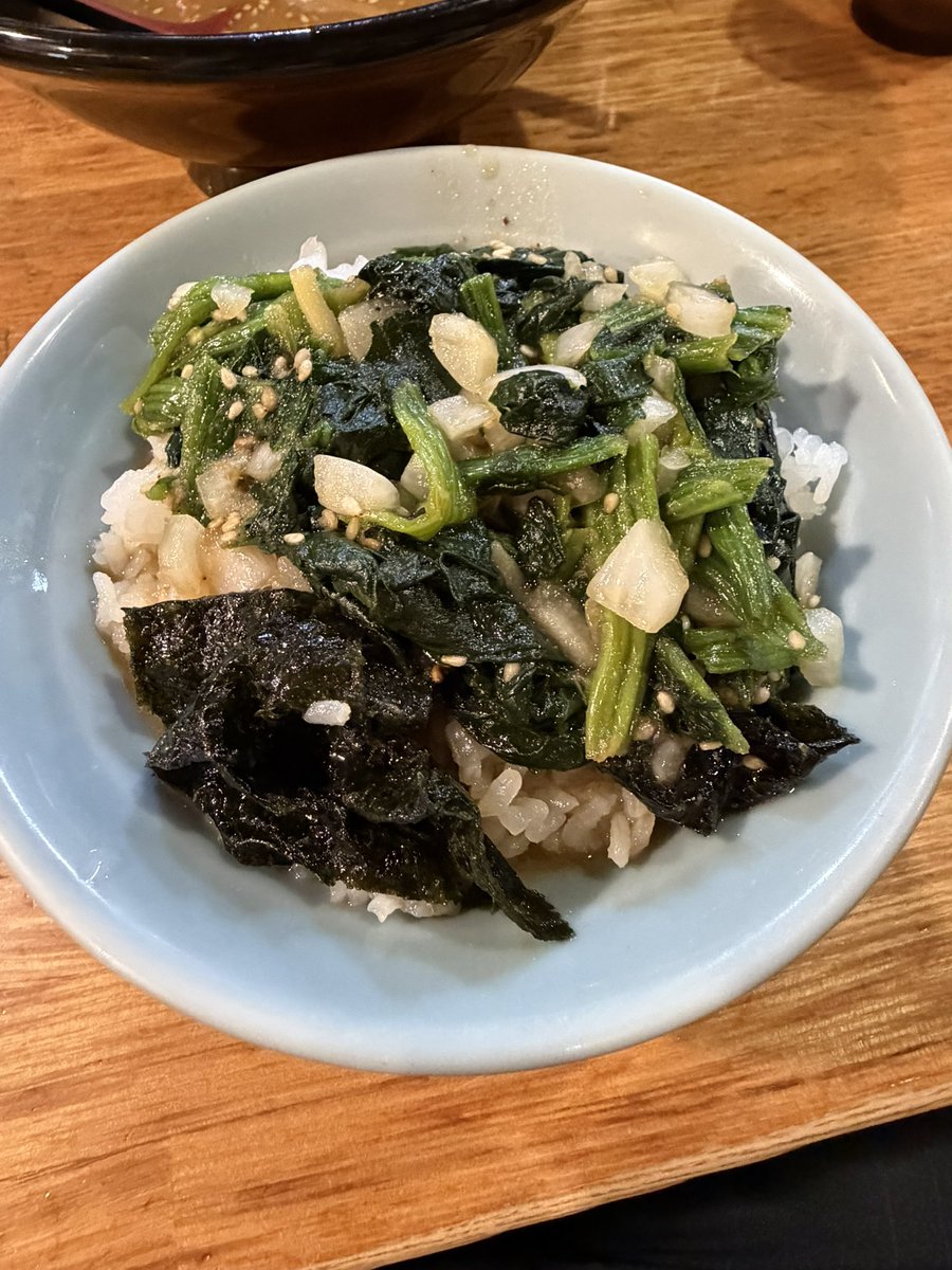 ts1200k's tweet photo. 今日は横浜ラーメン^_^
いりごまぶっかけてみたら美味かった笑

月曜日はラーメンチャージの日になりつつあるw https://t.co/6Y1Qzy1Rry