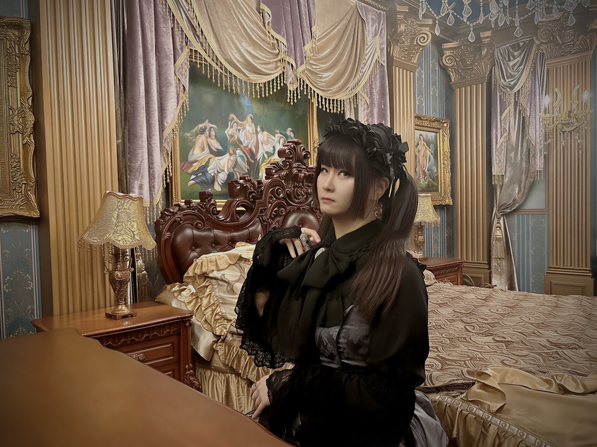 krml124's tweet photo. #サロンドシャトー 会場内にて🏰
豪華なスタジオで写真撮り合えて楽しかった(*´꒳`*)
(顔面突貫工事済⛏️) https://t.co/WTGrxOmzKb