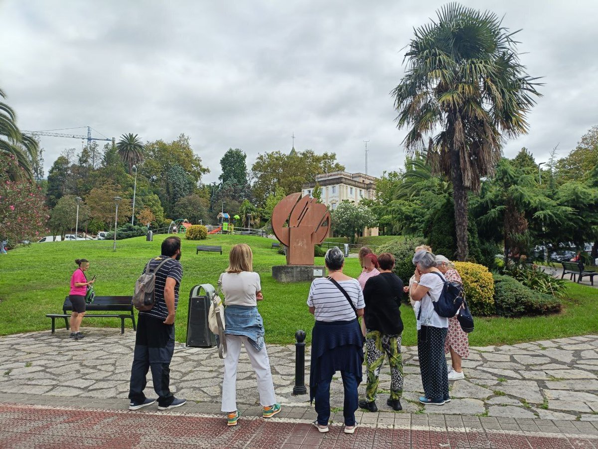 Ekobideak's tweet photo. 🏡ENTRE BASERRIS Y MONUMENTOS

⛲Este domingo ven a contemplar las esculturas más emblemáticas de Leioa

💻Reserva tu plaza en https://t.co/gXDcgQq4LK
🎫 3,50 € incluye Txakoli o mosto y gilda 🍸

🟢🔵🟠
Programa de visitas guiadas de LEIOA PASO A PASO https://t.co/rMNCJgqS6i
