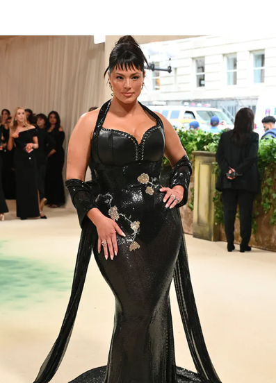 fleeman_joe's tweet photo. Ashley Graham  GLP will take us back wards, I commend her for her ability to fight for all shapes, but the GLP-1 drug can actually help 
Not everyone out here in America thinks the way you do, self absorbed  
and I will add all people are beautiful, shame on you for judging people, funny how you got what you wanted and yo complain about those judging you on your appearance and now no one has a legitimate reason to lose weight.  Bitch