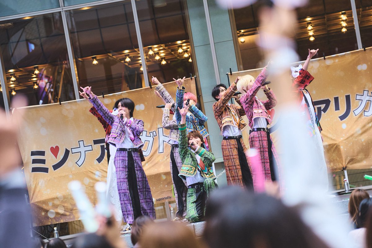 minari_event's tweet photo. 5/23(土)
メンズLIVEフェス.
「ミンナアリガトウ〜歌舞伎町ジャックSP〜」

当日のLIVEの模様を少しだけお届け
100STARS(@100stars_100 ) https://t.co/Z4VAaz29eW