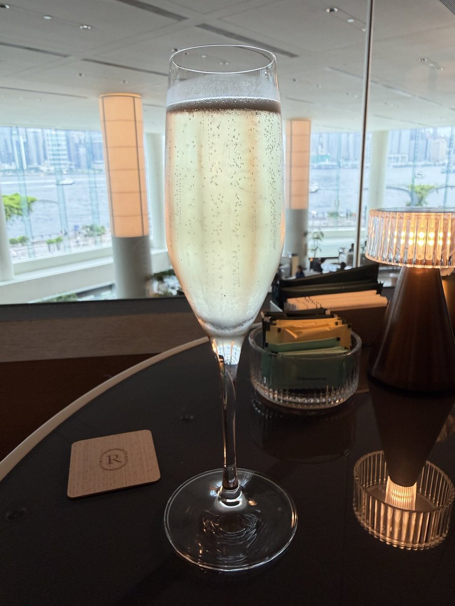 ninbunjah26's tweet photo. cocktail time start🥂
#IHG #regent #香港 https://t.co/ISHzxUZdiT