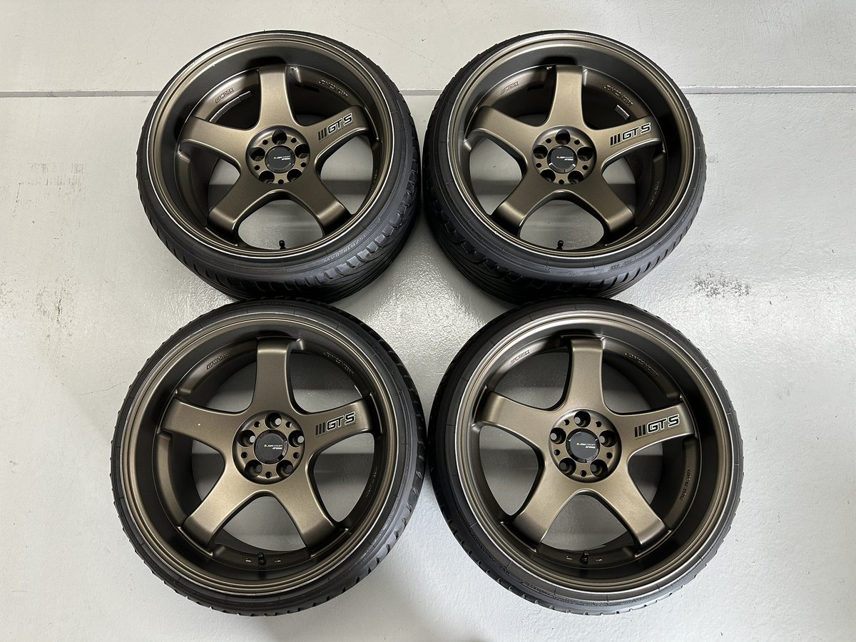 _16___'s tweet photo. GT5売る予定なんだけどひとまずFF内で欲しい人いますか？？ https://t.co/JtUboKMJV3