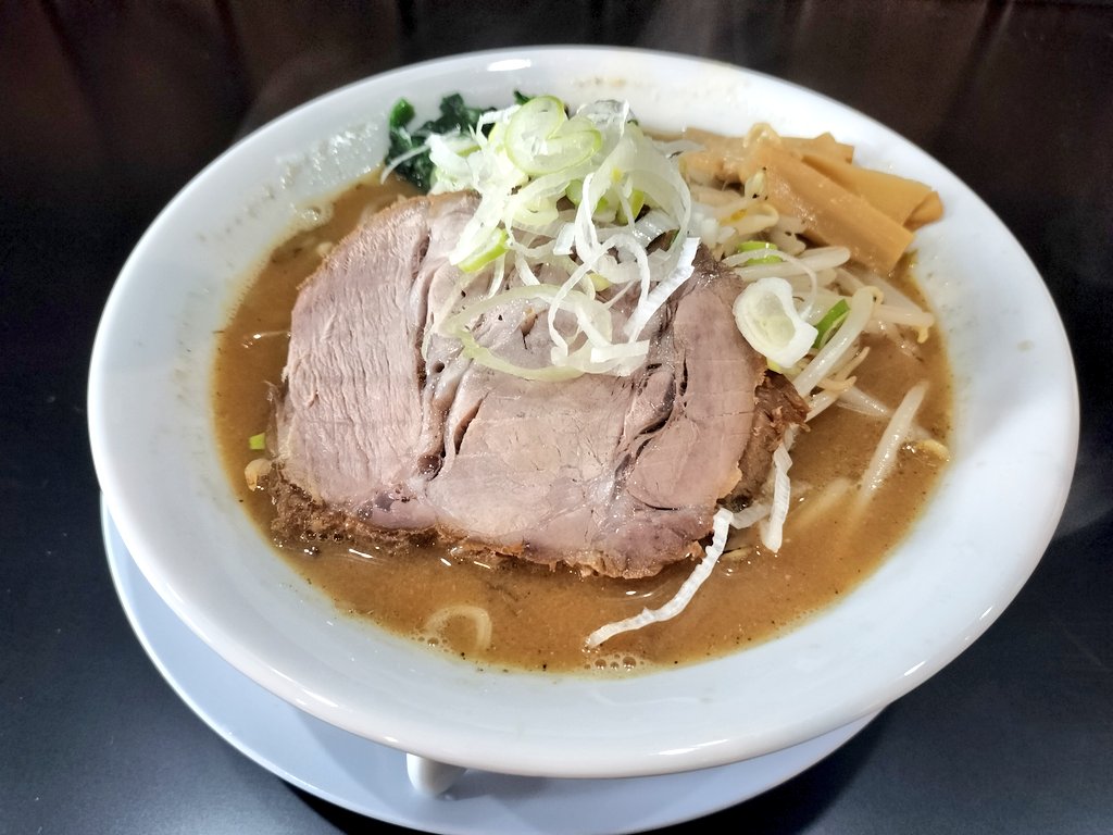 katsushos's tweet photo. RAMENBee🍜🐝名取市🐝
✨味噌ラーメン（並）✨
※リニューアルして〜八さんからRAMEN　Beeへ店名も変わってから初訪問😉✨相変わらず癖になる美味しい味噌ラーメンでした🤤💕✨
＃RAMENBee 
#味噌ラーメン https://t.co/3yn1bqp3UX