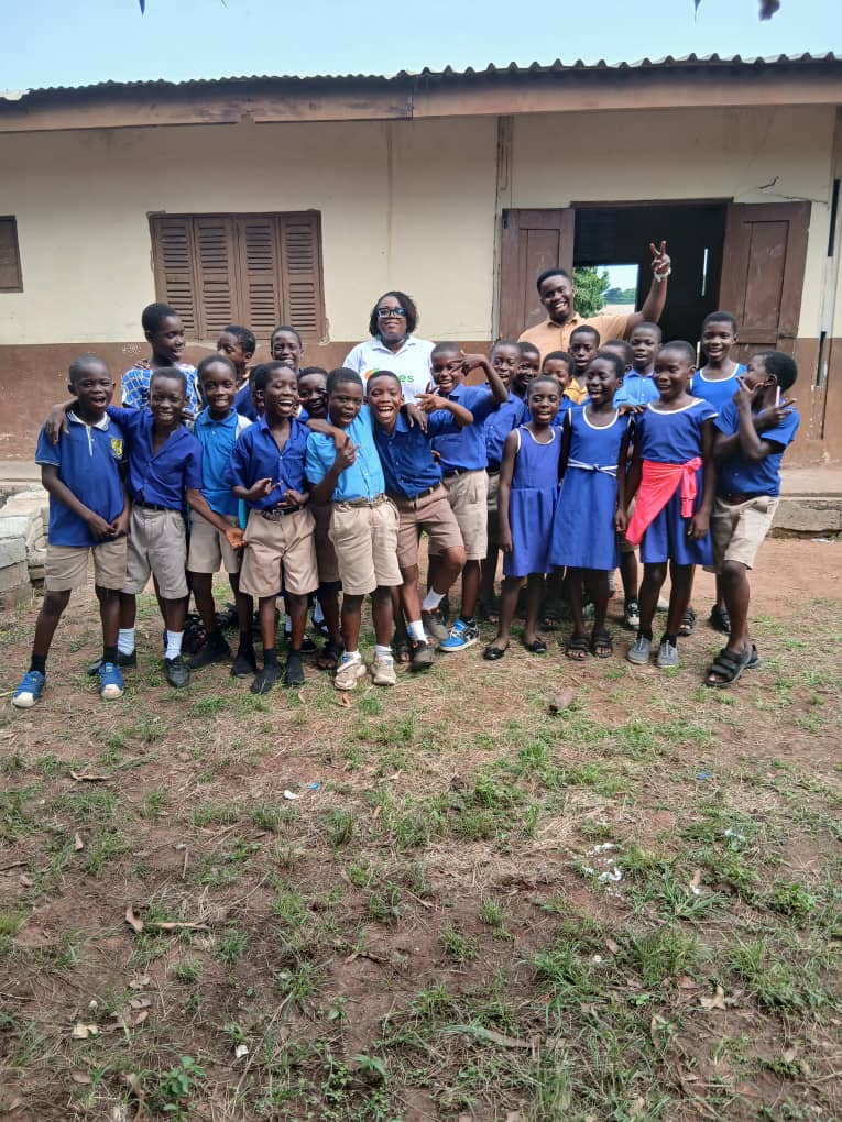 BfDGhana's tweet photo. 🌟 Last week, our Marketing Coordinator Nana Esi Aidoo embarked on a Buzz Club monitoring exercise, connecting with Akorley and Agomeda buzz clubs and engaging new schools - Luom Presby, New Faith Baptist, Dodowa D/A and Sota D/A schools along the way! 🐝📚✨ https://t.co/ZveKoBN3X9