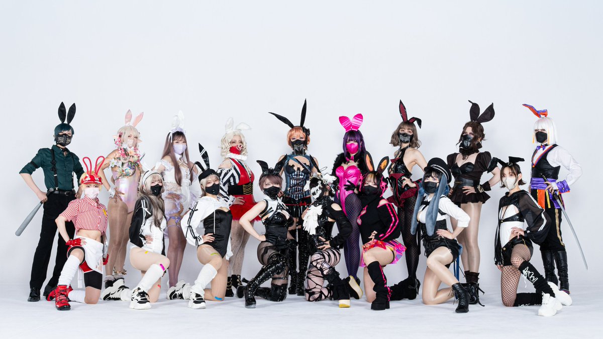 kurage4410's tweet photo. バニーガールを着たい！見たい！！囲まれたい！！！
という欲望だけで毎年バニーガール会 #CLUB_JELLYFISH を主催しております。
耳と尻尾がついてればなんでもあり！
バニーガールと言い張ればバニーガール！
↓は2025の様子ですが2026もやりますよ〜
※バニーガールと言いつつバニーボーイも可 https://t.co/mh8IqNuyzd