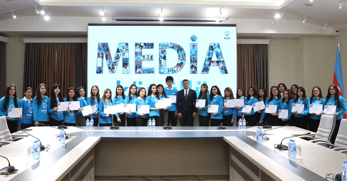 MediaGovAz's tweet photo. A meeting was held at the Media Development Agency of the Republic of Azerbaijan with the graduates of the #MEDIAVolunteers program and the young people selected for the next volunteer program.

🔗https://t.co/Xla1IoLIaH

#MEDIA https://t.co/Tq6IGnGUL8
