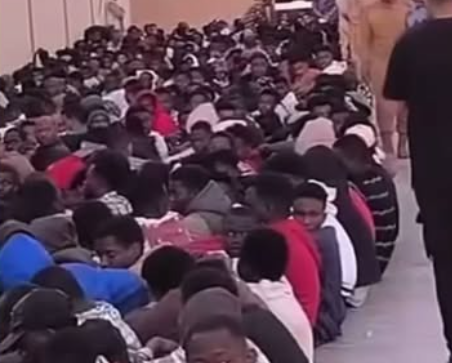 AfricanHub_'s tweet photo. Black people are being auctioned in Libya 🇱🇾 https://t.co/zmdevbLIYc