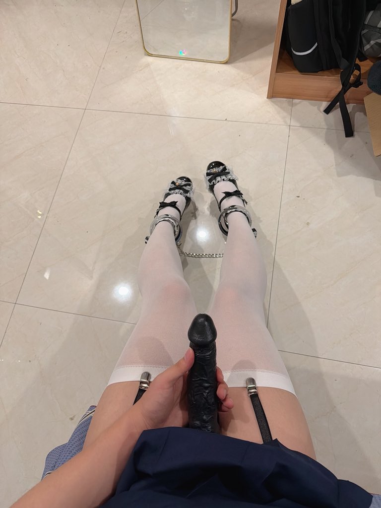 FuFuFuFuFuX's tweet photo. 诶，稍微回来那么一下下，不然真以为人无了🤫，被我的大宝贝给狠狠入了你们就老实了🧐 https://t.co/6QCibPeqDA