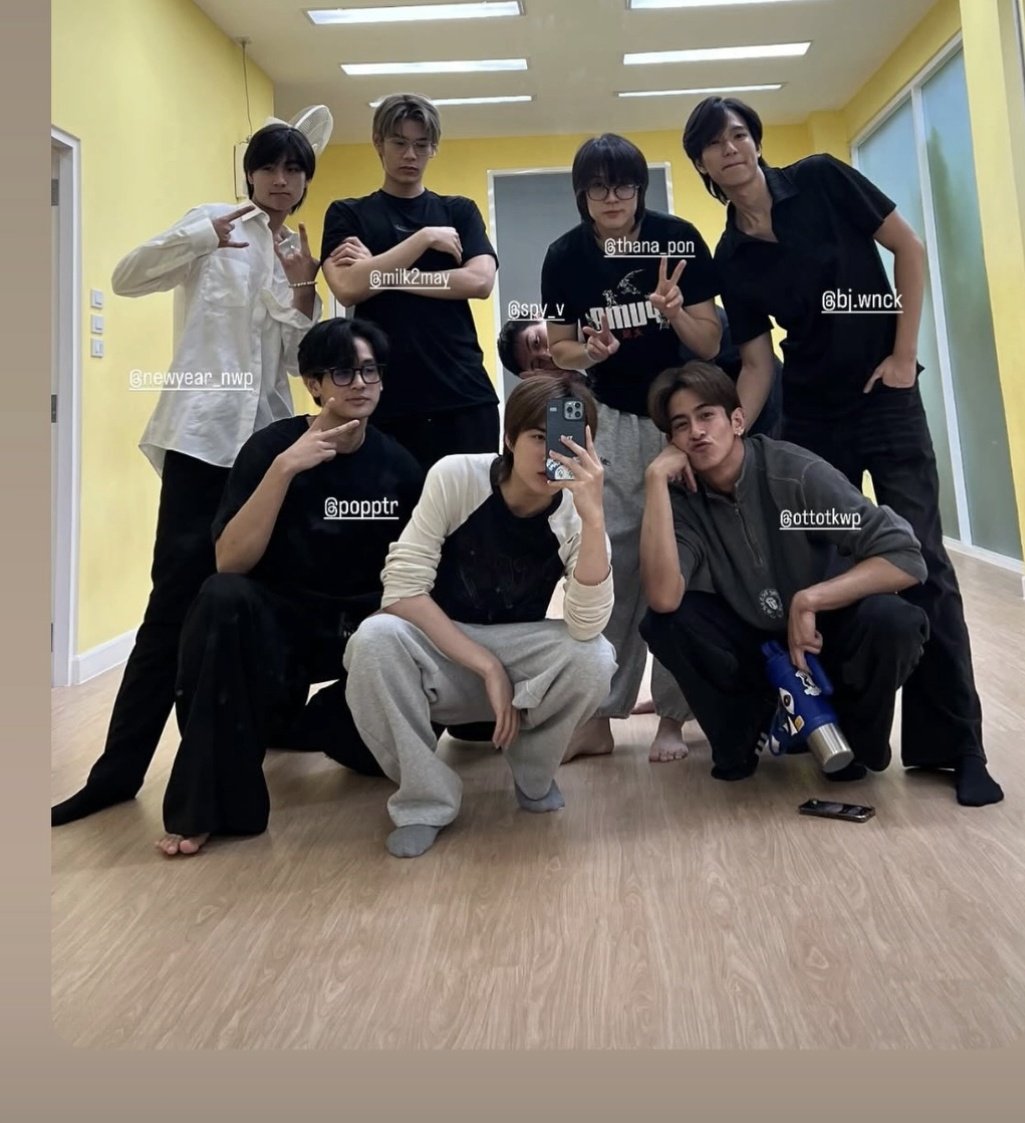 Triparn11664796's tweet photo. FINALLY   🙏💃🐦‍⬛ 
Go  Go  team #TheCrowClub 

#SailubPon #SpySailub #PonThanapon 
#ottobj https://t.co/9cq4gJiR3g