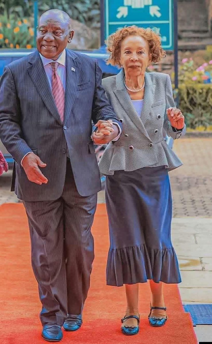 ZamakonkeK's tweet photo. Cyril Ramaphosa and his wife Dr Tshepo Motsepe ❤️ https://t.co/hdEAgRSeC8