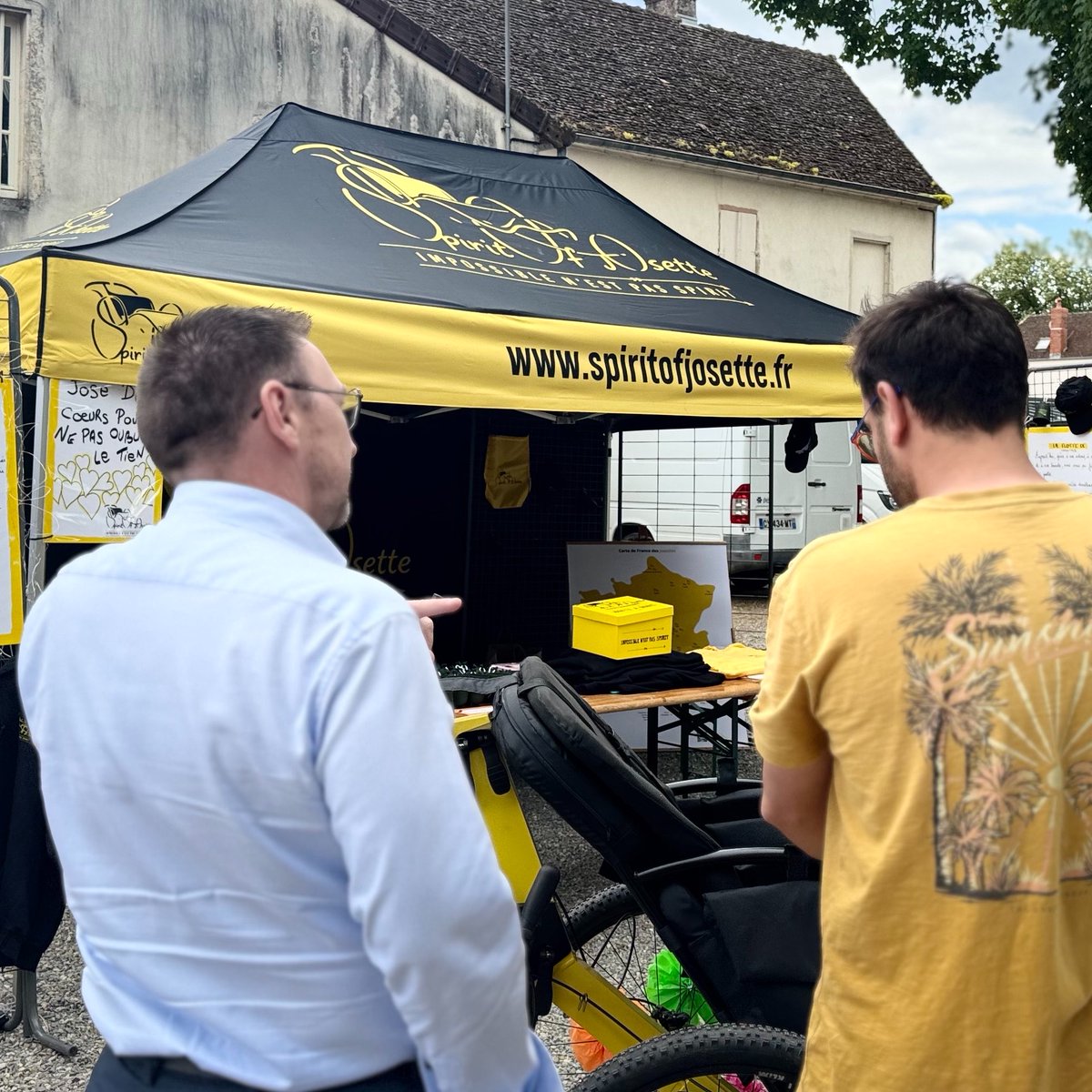 A_Dutremble's tweet photo. ☀️ Passage à la Fête à Josette organisée par « Spirit of Josette » à Givry. Un beau moment de convivialité, de rencontres et de partage dans une ambiance chaleureuse.

💛 Merci à toute l’équipe pour son engagement au service de cette belle cause et pour l’accueil. https://t.co/gNo11nBa4R