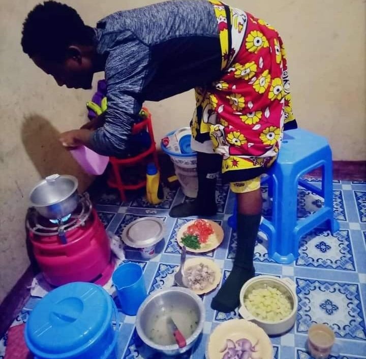 officiialex's tweet photo. Fire liver loading mamae, bado tu sijaamua nipike na ugali ama rice. Ombachi jitayarishe kutoka nje https://t.co/X0DbeU93FG