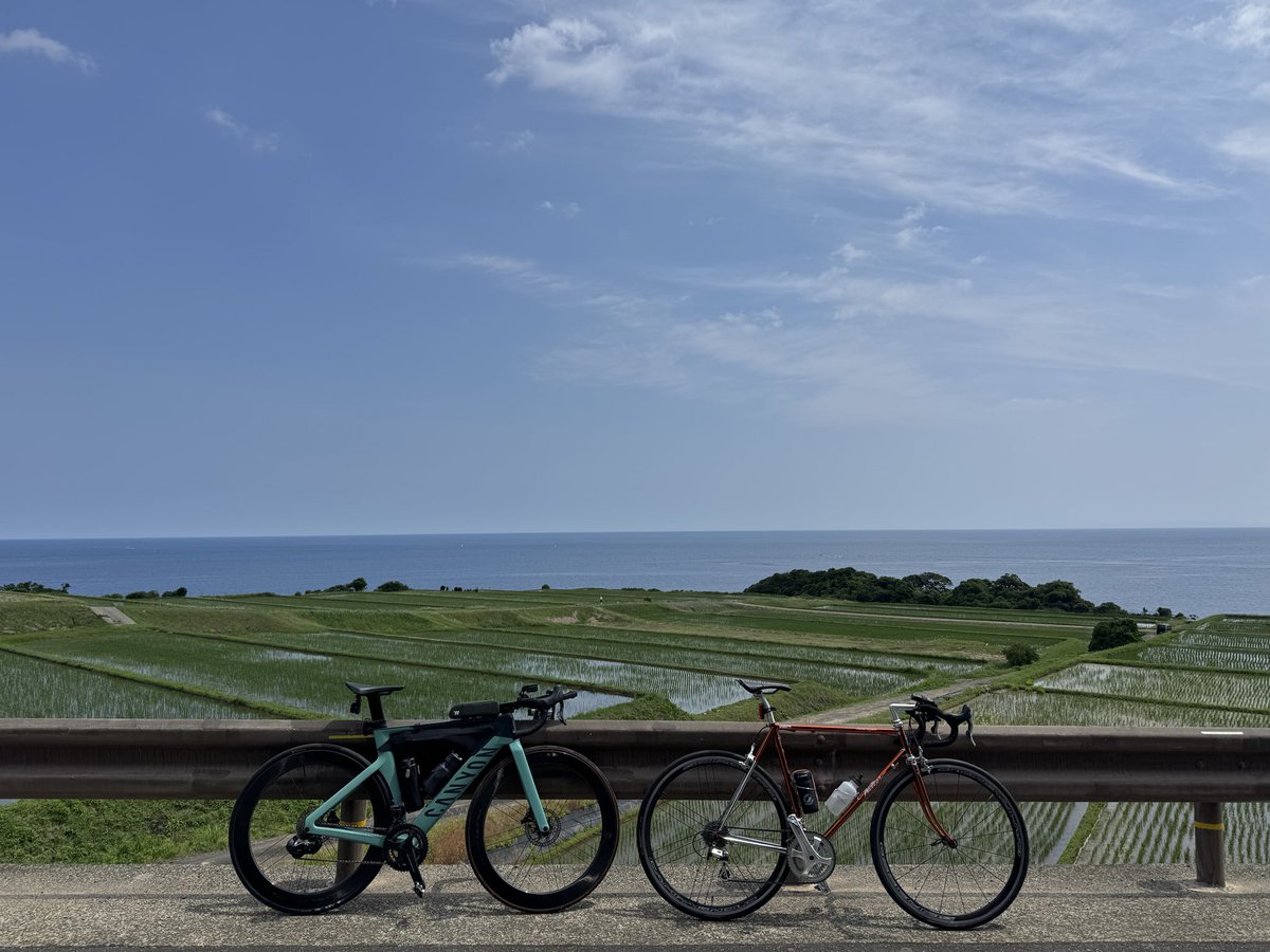 vnb202204's tweet photo. 土曜日はベトナム時代の友人をアテンド、ルートは丹後半島と天橋立一周。ベトナムでご一緒した人と日本で会うのはすごく不思議な感覚。しかしここは何度走っても良いなあ。ラブ❤️丹後半島🫶 https://t.co/8TGcylRJVK