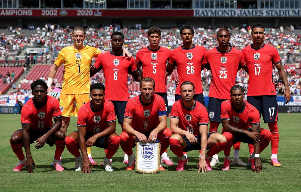 Footballtweet's tweet photo. 🏴󠁧󠁢󠁥󠁮󠁧󠁿 Tell me why England won't win this World Cup... https://t.co/Fq61qOJq9Z