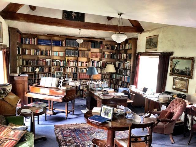 BBHerodotus's tweet photo. Sir Roger Scruton’s home library. https://t.co/3ldOPdq0Np