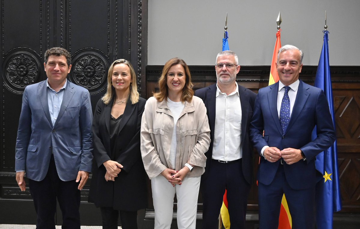 AjuntamentVLC's tweet photo. 26 MILIONS D'EUROS 🚀

És l'impacte econòmic que va deixar #VDS2025, segons l'informe d'@EY_Spain presentat hui.

📈 Un 29% més que l'any anterior
💼 2.209 ocupacions mensuals a temps complet

🔗 Més informació: https://t.co/ykedktfKKX

#ValènciaInnovationCapital https://t.co/RkTZMU88aI