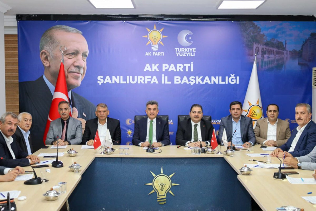 mehmetbegit's tweet photo. AK Parti İl Başkanımız Sayın M. İlhami Günbegi’nin başkanlığında, ilçe belediye başkanlarımız ve meclis üyelerimizin katılımıyla 2026 Haziran Ayı Meclis Toplantısı öncesi Grup Toplantımızı gerçekleştirdik.

Şehrimiz ve kıymetli hemşehrilerimiz adına alınan kararların hayırlara vesile olmasını temenni ediyor, birlik ve beraberlik içinde çalışmalarımıza kararlılıkla devam ediyoruz.
@RTErdogan @Akparti @milhamigunbegi @akpartiurfa @mehmetkusnet @mcanpolatnet @bucakalimurat82 @ayhanhakimm