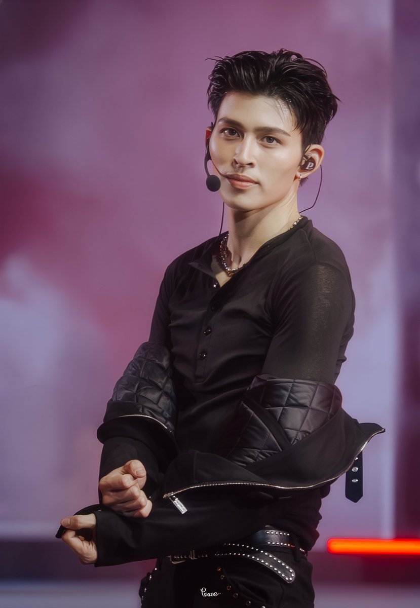 peacesspace's tweet photo. รุปนี้งานไรนะ ลืม
Riser ป้ะ
 ;ㅂ; https://t.co/3zjo3ReRTA
