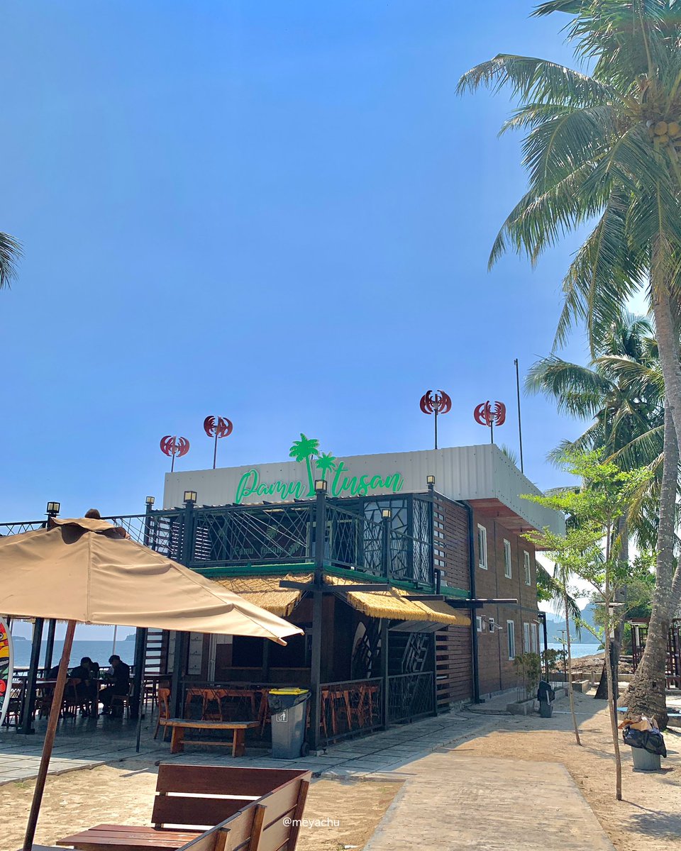 meyachu's tweet photo. “YA ALLAH CANTIK BANGET”  5x dalam semenit😭🩵🫶🏻

1 malam di PULAU PAMUTUSAN🌴🌅🌺🪸🌊
ternyata obat capek nggak selalu tidur,  lihat laut sebening Pulau Pamutusan, denger suara ombak, terus sadar kalau hidup nggak harus dibawa seserius itu😭🌊
#pesonaindonesia #sumatrabarat https://t.co/rmrZk8YVyG