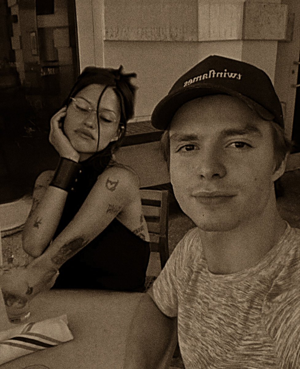 lafleurduvice's tweet photo. ㅤ

ღ  @THCRNHEART  𖬺͟.  @H0WTIE.

“ ʼstill  searching  after  my  boy
     bestfriend  btw  .ᐟ  i  love and
     iʼm  grateful for  my  girls  tho.
     this   post     is    about   them
     wonderful                      women. ”

ᅠ https://t.co/t8c2tSVcnl