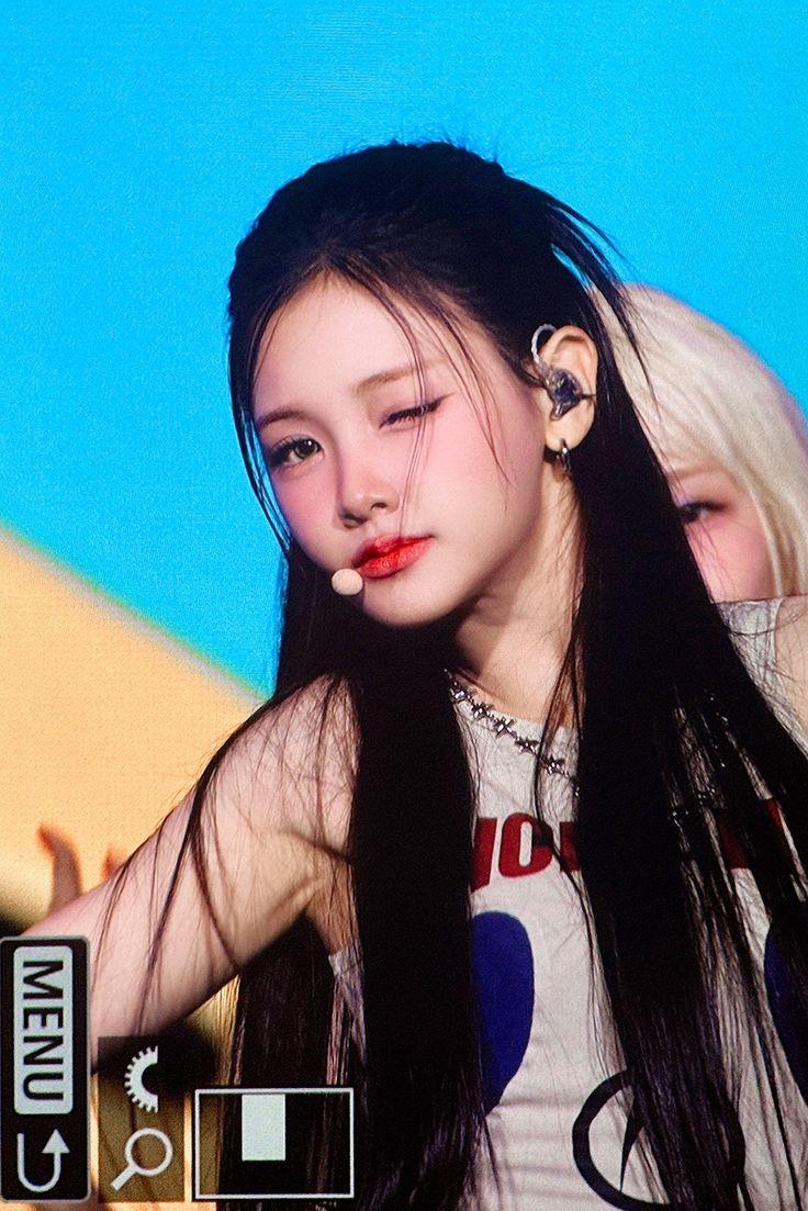 Y1HYUNY's tweet photo. hello! this is a fan account dedicated to jo yi-hyun better known as Baby DONT Cry's #YIHYUN please kindly follow, like, and rt to spread the acc! thank you 🐰

#이현 #조이현 #BabyDONTCry #BDC #베돈크 @BabyDONTCry_BDC https://t.co/p605yh6e04