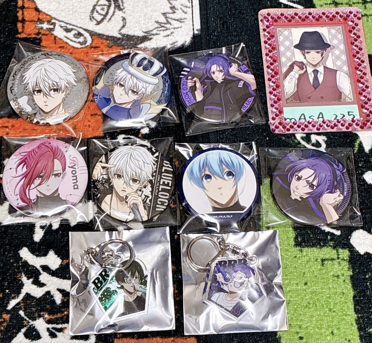 mAsA_225's tweet photo. ブルーロック カラオケの鉄人 ファボテリア
異種交換

譲/凪、千切、蜂楽、御影、烏、馬狼、氷織、凛

求/冴、凛、潔(画像4-5)全て各①
>ファボテリア特典N冴

ブロマイド、ポスカ、カード類同士
缶バッジ、チャーム⇆缶バッジ、チャーム
の交換

凪は冴>凛と交換のみ
一部は冴のみ

→続 https://t.co/a4yAvUJJeq