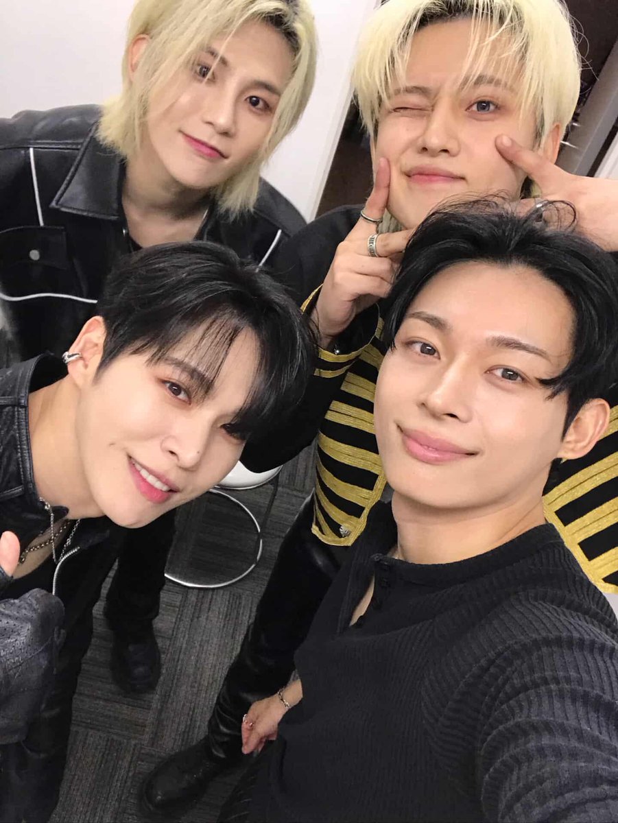 XD_officialKR's tweet photo. 그리니 많이 사랑해🌱❤️
#엑스디 #XD https://t.co/57qp58MMtn