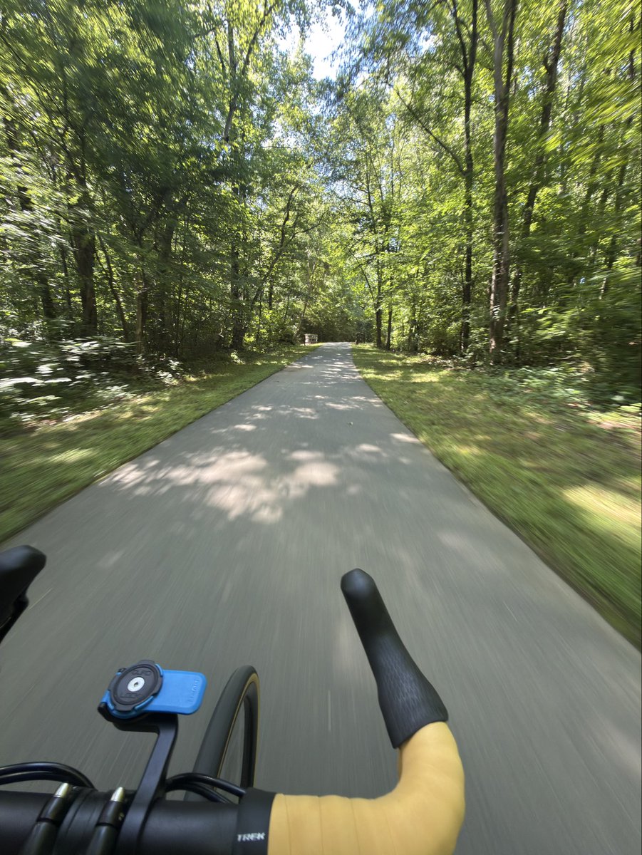 KyseJ's tweet photo. Charlotte is a decent little cycling city, greenways need to find a way to connect better but it wasn’t terrible. 7/10. #Greenways #Charlotte #Trek #Cycling https://t.co/nOf3MYWRhk