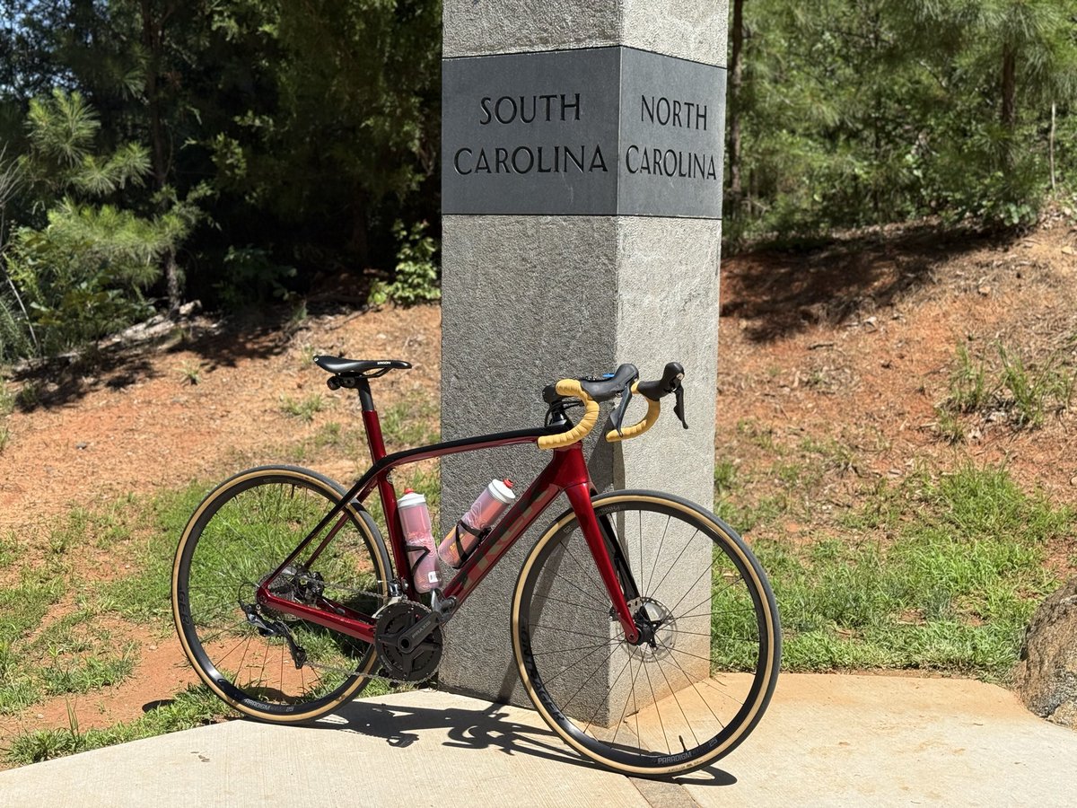 KyseJ's tweet photo. Charlotte is a decent little cycling city, greenways need to find a way to connect better but it wasn’t terrible. 7/10. #Greenways #Charlotte #Trek #Cycling https://t.co/nOf3MYWRhk