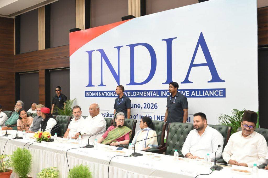 AITCITwing's tweet photo. Glimpses from the INDIA alliance meeting in Delhi.

Leaders of 23 opposition parties have come together, united by a common goal to build a collective strategy to defeat the BJP and bring change to the country. https://t.co/qbz6CPu8ae