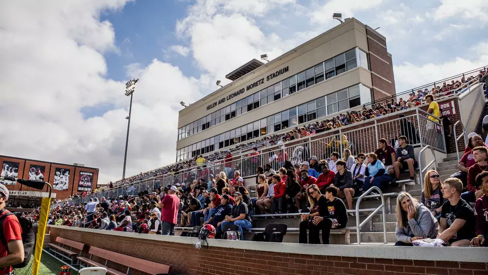 CFBHome's tweet photo. Stadium of the Morning 🥞

🏟️ Helen &amp; Leonard Moretz Stadium
✅ Capacity: 8,200 (10k expandable) 
📍 Hickory, North Carolina 

Home of @LRBearsFootball https://t.co/eKURDVAKF9