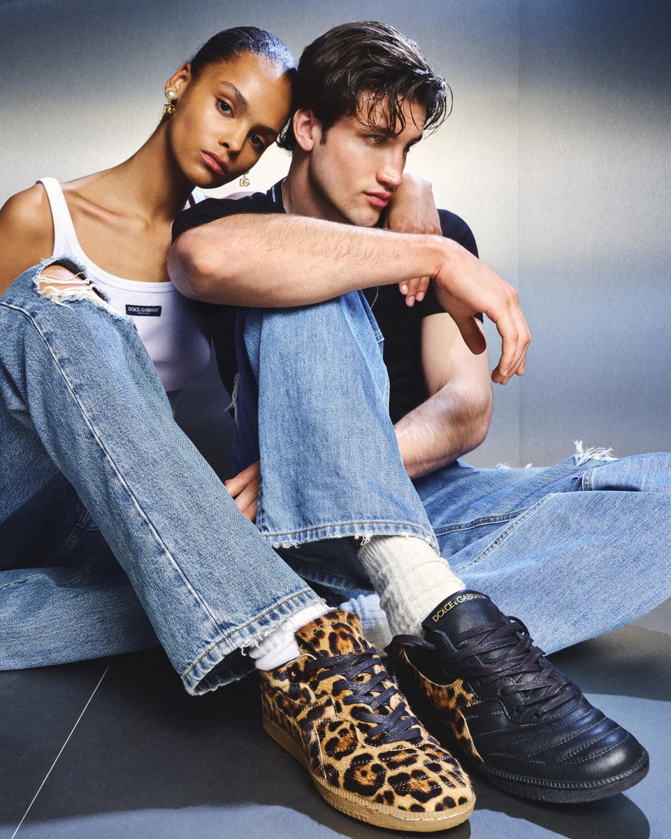 Iconic silhouettes and distinctive details. Discover the new