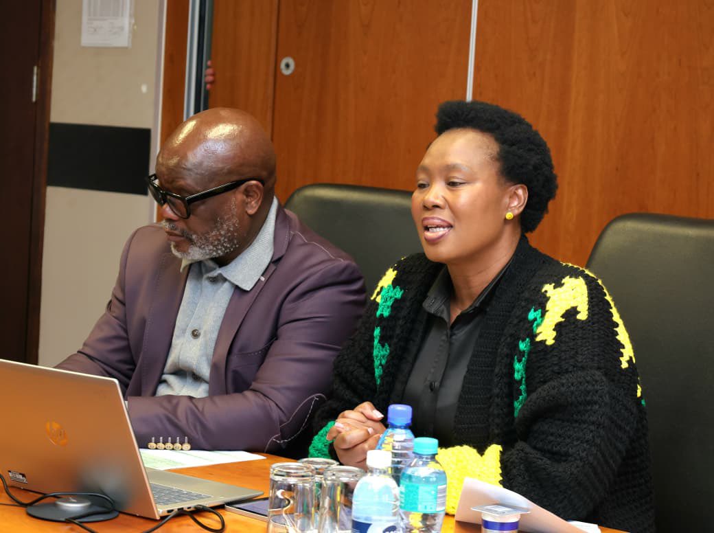 Stellarated's tweet photo. Today, I am chairing the DSBD MinExco meeting.

The MinExco meeting is focused on the Department’s performance, assessing progress on key strategic initiatives, and strengthening coordination efforts to advance the development and growth of MSMEs and cooperatives across SA. https://t.co/lDRt1Zabdm