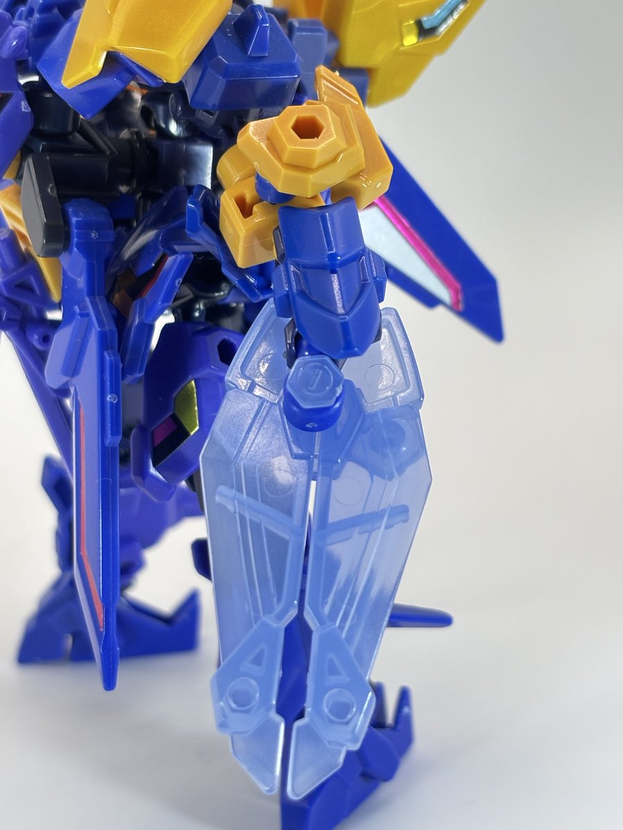 9ytEsT56sMVm9jn's tweet photo. EXEシステム発動状態
ガッツ形態、ソード形態 https://t.co/nlqt4ifkXY