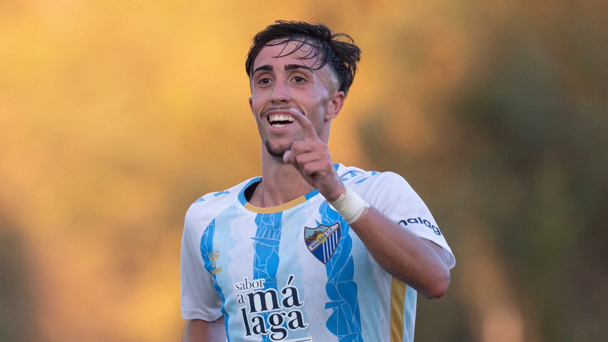 laligaa_neews's tweet photo. ⚪️🟢 | El Elche está muy cerca de cerrar la incorporación de García Pimienta. 🇪🇸⏳

👉 El técnico catalán pidió el fichaje de David Larrubia

💰 El precio del traspaso por el futbolista del Málaga ronda los 5M€

(Fuente: @fichajesnet) https://t.co/oZMFtLtZK4