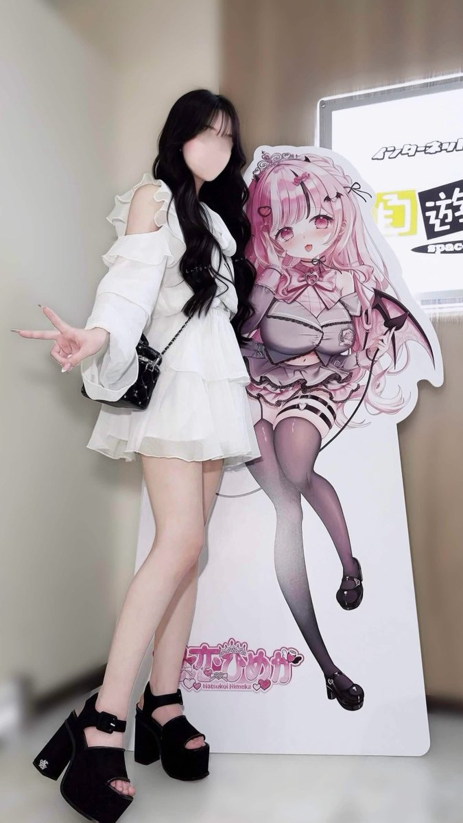 hatsukoi_hmk's tweet photo. 私服の姿← →Vの姿

どっちが好き？？ https://t.co/NDs3YpD1j0