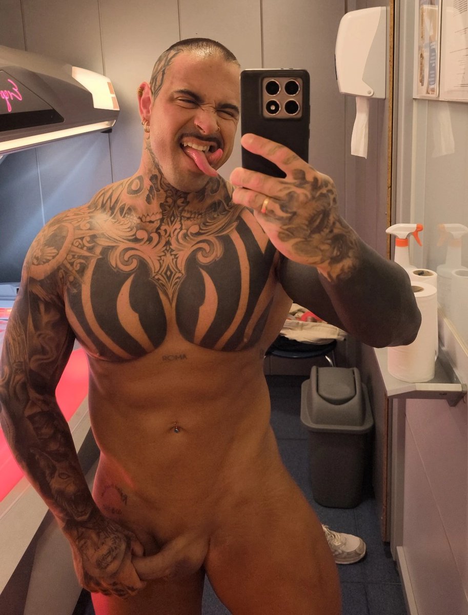 mastermodified's tweet photo. 😘😘😘😘 https://t.co/YYgYZw0QzI