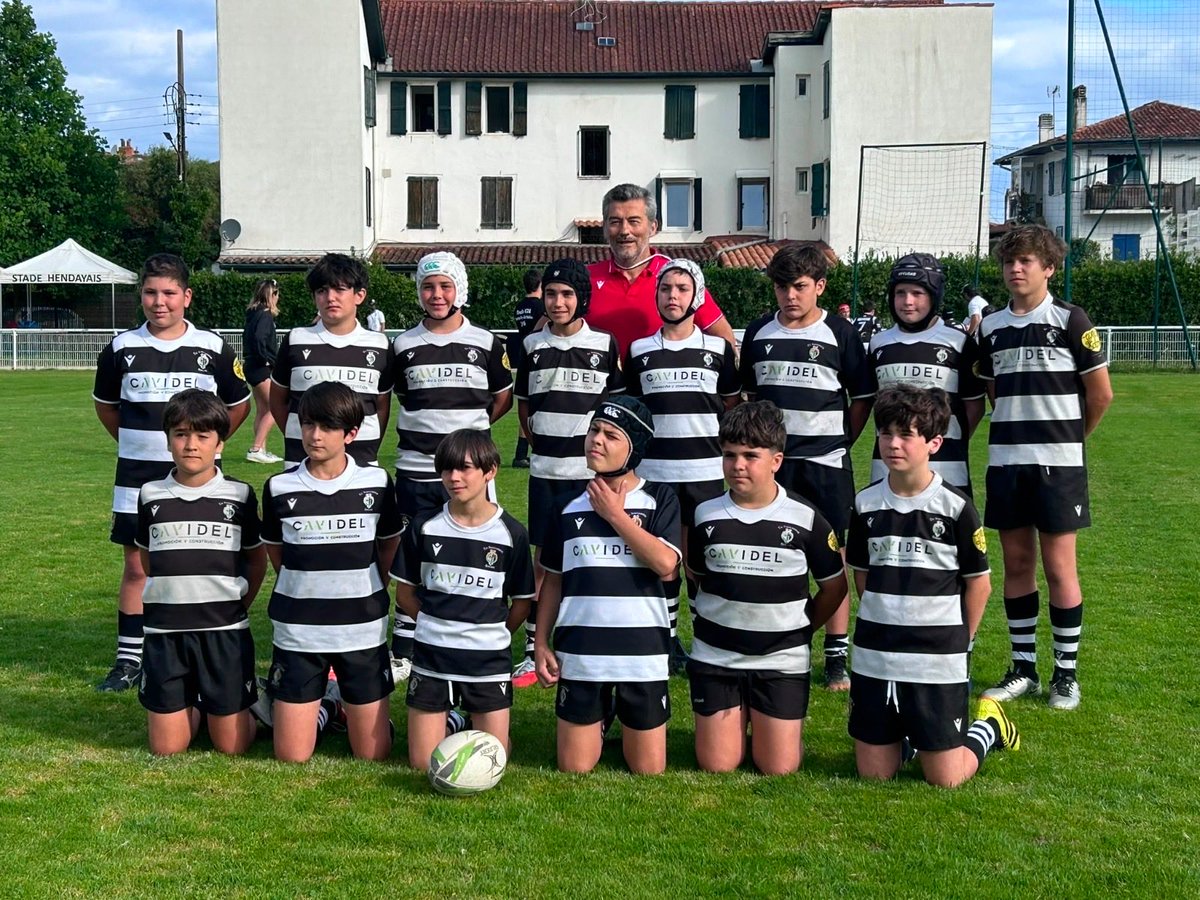 Chami_Rugby's tweet photo. ¡Gran fin de semana para nuestros M12!

Nuestros chamizos han participado en el Torneo “Laurent Pardo”, disfrutando de una jornada llena de rugby, compañerismo, aprendizaje y mucha diversión.🤍🖤
 @StadeHendayais https://t.co/lZE3WmviHU