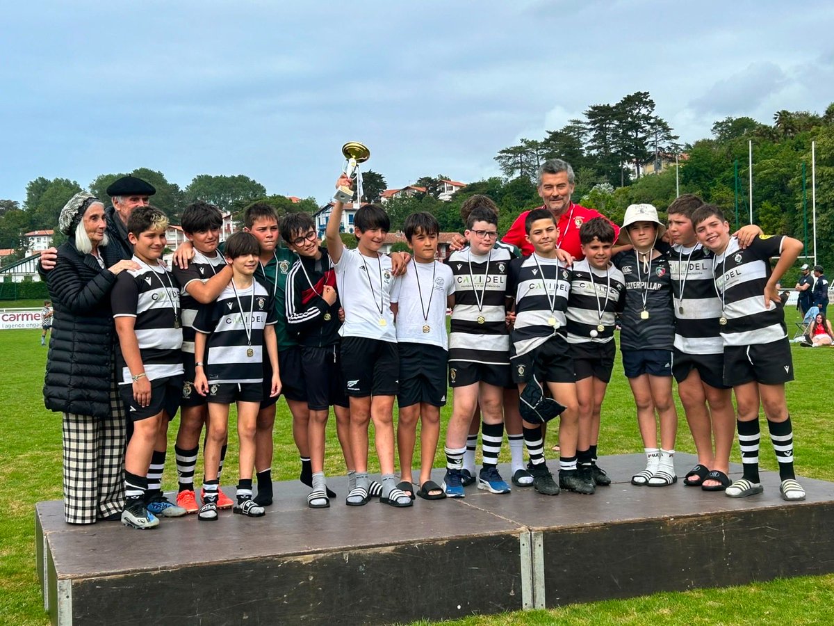 Chami_Rugby's tweet photo. ¡Gran fin de semana para nuestros M12!

Nuestros chamizos han participado en el Torneo “Laurent Pardo”, disfrutando de una jornada llena de rugby, compañerismo, aprendizaje y mucha diversión.🤍🖤
 @StadeHendayais https://t.co/lZE3WmviHU