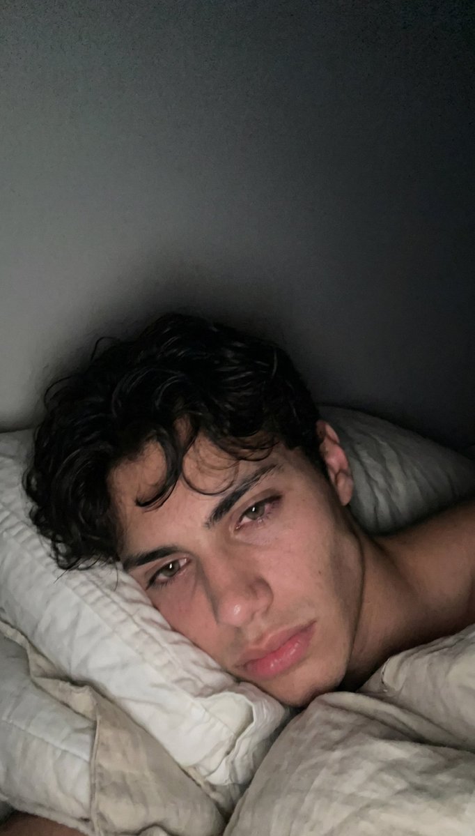 brunoboyyyyy's tweet photo. I came out 🏳️‍🌈 and yeah I lost the people I always thought that would always stay 💔😭 https://t.co/HiK21Ur9fs
