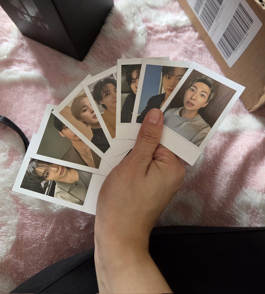 DanMedina_D's tweet photo. Preciosooo el Army Bomb, más que lista para el concierto.🙈💣
#BTS_ARİRANG https://t.co/YXXxCrOxAv