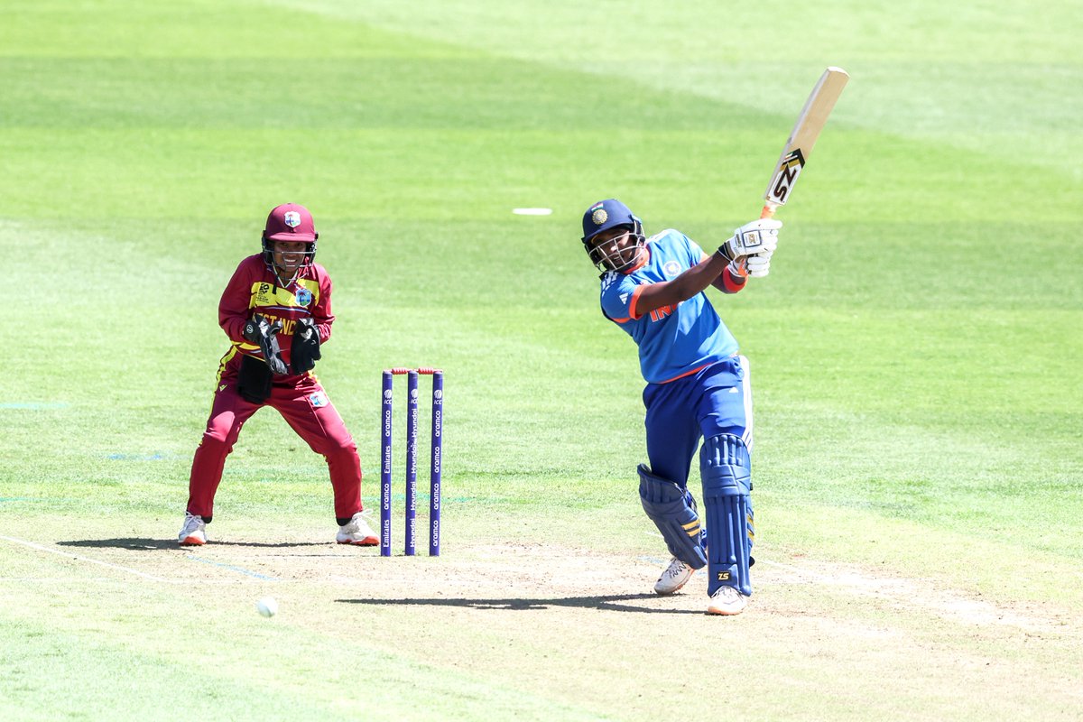 BCCIWomen's tweet photo. Going along at a brisk pace 🙌

100 up for #TeamIndia with Yastika Bhatia and Bharti Fulmali out in the middle 👌

126/3 after 13 overs.

Follow live action ▶️  https://t.co/SVeCV2fEKP

#T20WorldCup | #WomenInBlue https://t.co/4BVUx81NHj