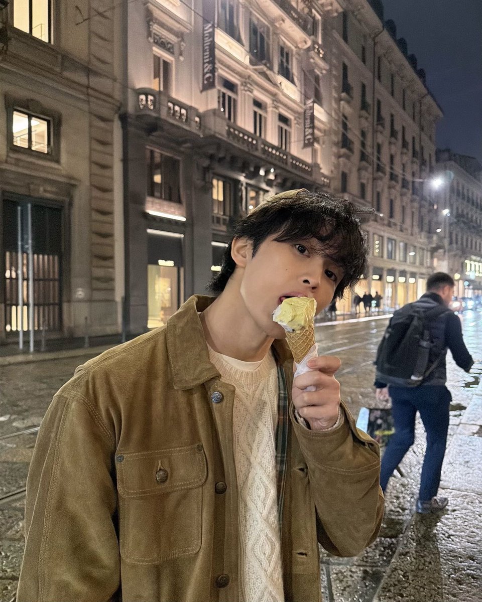 eltkai's tweet photo. @eltaleja Pait tapi manis karna es krim https://t.co/yYnIgrQ0rd