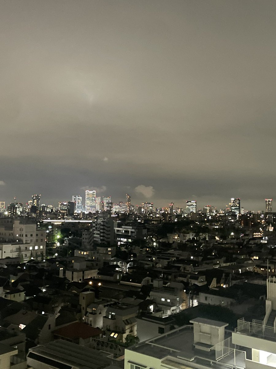 ube0414's tweet photo. おーおー

お前らが高額クエのためにせっせこ安い単価でUberやってる姿がよー見えるわい https://t.co/w0EWrsfXNu