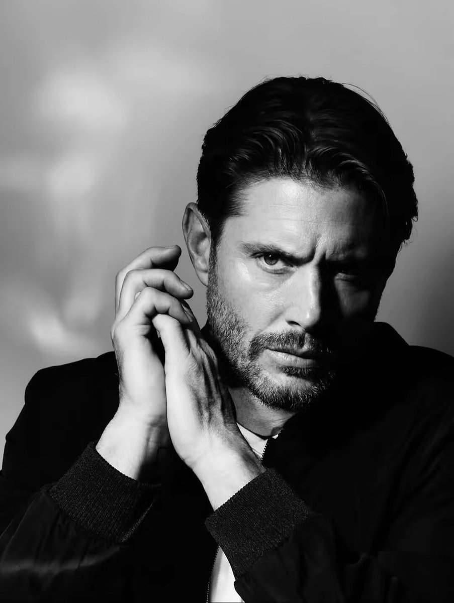 krlehr's tweet photo. Jensen says Destiel is fan fiction, not canon, and suddenly some people are so bitter they’re reduced to insulting his hands. When that’s the best you’ve got, you’ve already lost the argument. Absolutely laughable. #JensenAckles https://t.co/CRCwmbqNMr