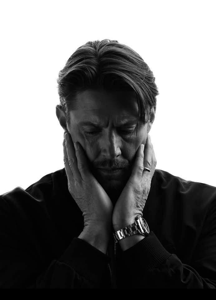 krlehr's tweet photo. Jensen says Destiel is fan fiction, not canon, and suddenly some people are so bitter they’re reduced to insulting his hands. When that’s the best you’ve got, you’ve already lost the argument. Absolutely laughable. #JensenAckles https://t.co/CRCwmbqNMr