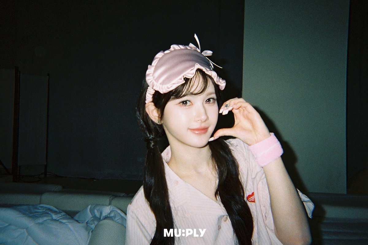 MUPLY_PLAYLIST's tweet photo. @triplescosmos #돌들의침묵 | @triplescosmos
˗ˋˏ헐ˎˊ˗ 돌침 수련회에 트리플에스 완전체 옴
이게 진짜 K-수련회의 맛이지...
트리플에스 방에 교관 몰래 놀러오실 분 ><

𝟲/𝟭𝟯 (토) 𝟴𝗣𝗠 돌들의침묵 트리플에스 편
MUPLY에서 확인하세요✨
#트리플에스 #tripleS #Baby_Flower https://t.co/JIDoYi7wvS
