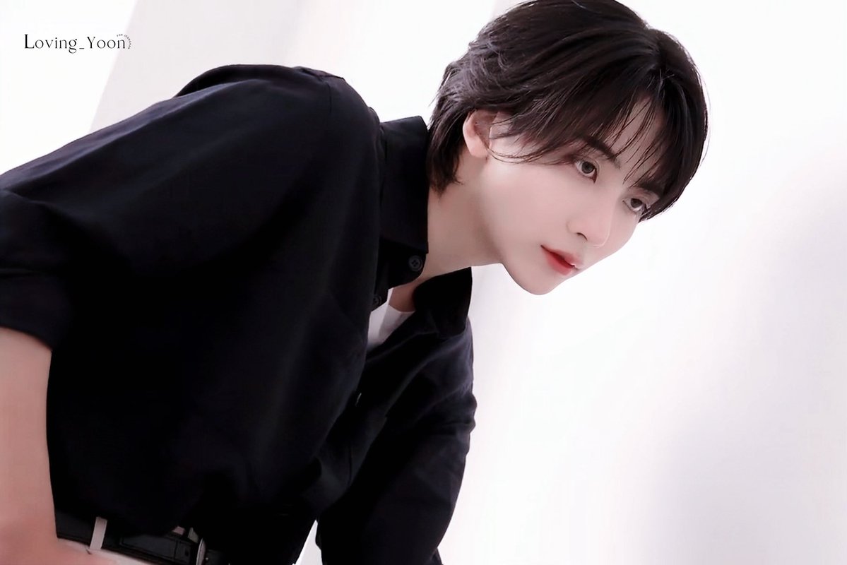 Hani_hae951004's tweet photo. 어른 남자 윤정한 https://t.co/vj0M9ViXwJ